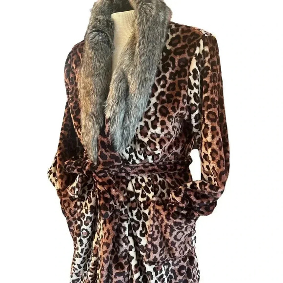 alcove s/m animal print robe with tie - Picture 3 of 8